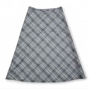 Eddie Bauer Classic Gray A-Line Wool Blend Skirt, Size 4 Petite.